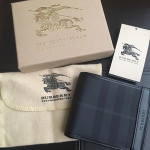 BURBERRY Men’s BiFold Wallet (Black)